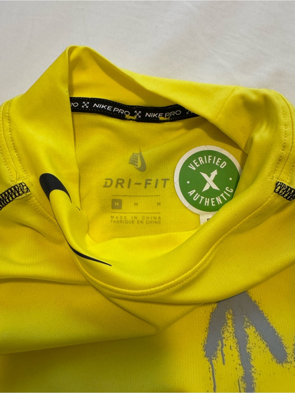 Off-White x Nike Women’s Yellow Dry Fit Shirt - Picture 4 of 8